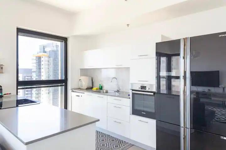 Oַ&O Group- Luxury Apt Tower Best Sea View Bat Yam Exterior photo