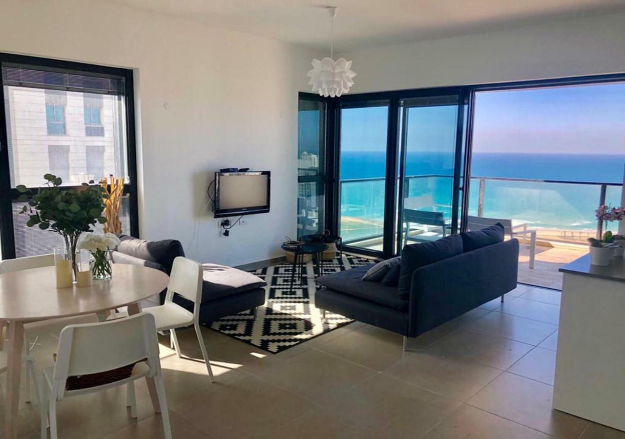 Oַ&O Group- Luxury Apt Tower Best Sea View Bat Yam Exterior photo